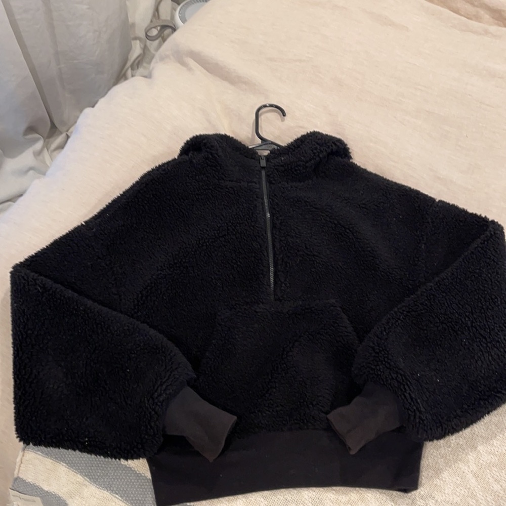 Like-New Alo Sherpa Streetside pullover half zip hoodie